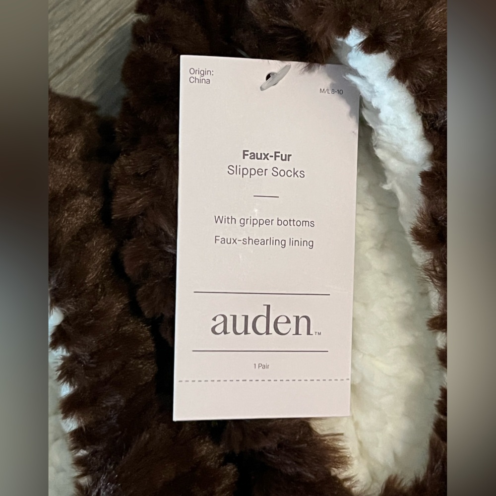 NWT Auden 2 Pair of Brown Shearling Lined Gripper Slippers Size 8-10 M/L - Picture 3 of 8
